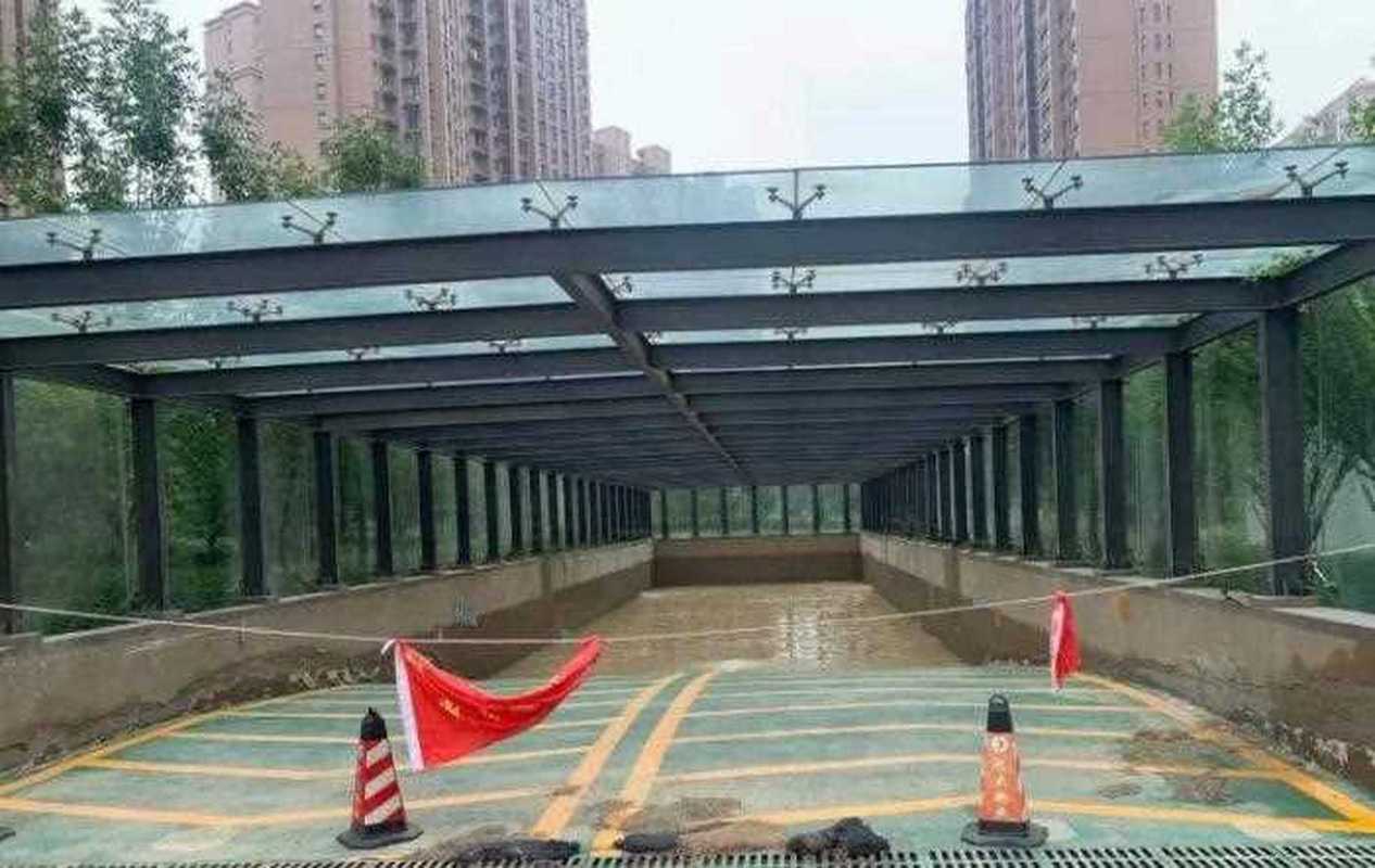 2025澳门特马开奖结果和长沙一大学宿舍被淹与长沙一高校学生宿舍起火